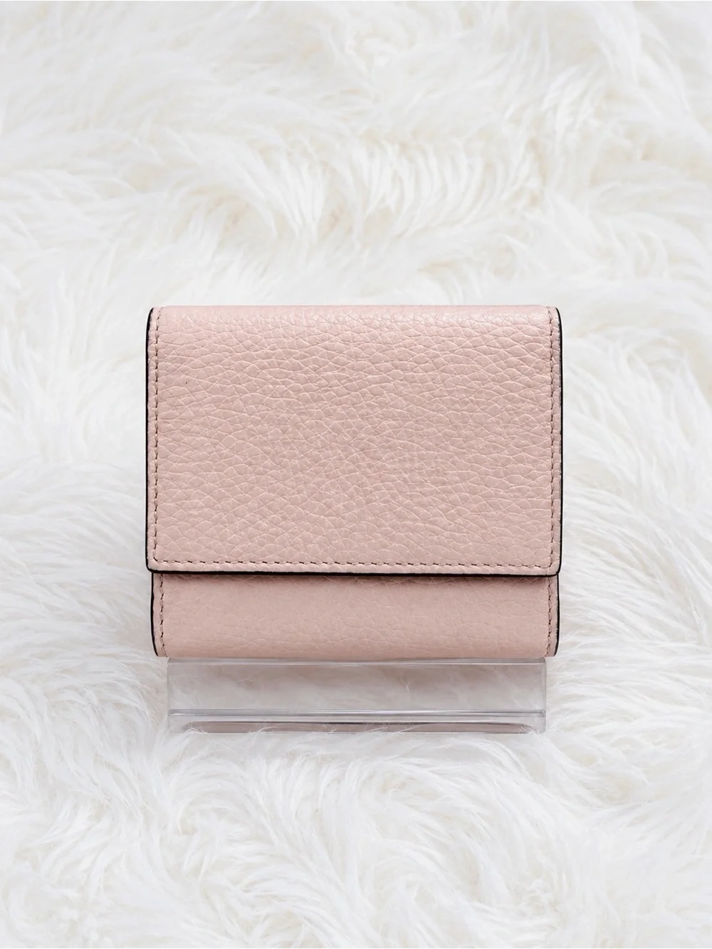 Gucci Blind for Love Bee Compact Wallet – Light Pink Pebbled Leather